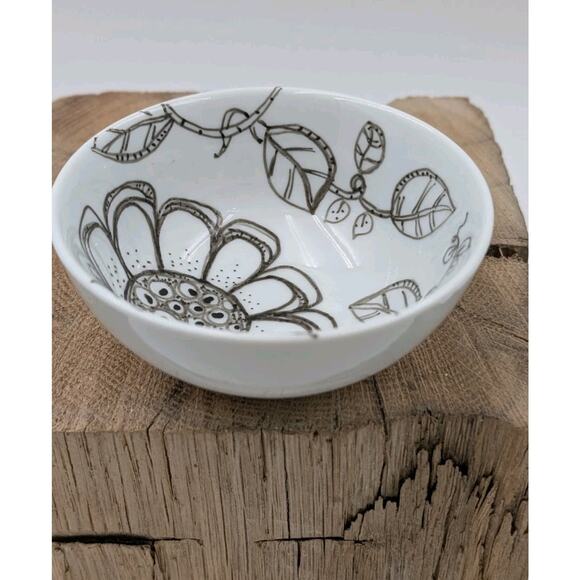 Pier 1 Imports Porcelain Bowl Black Floral Sketch Design 4.25" – Signed Annie - Picture 3 of 8